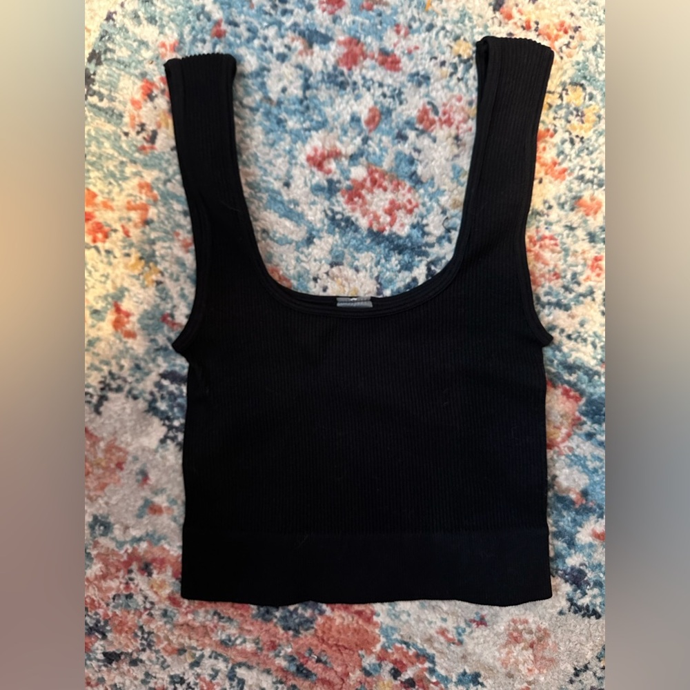 NWOT-Elegant Black Ribbed Tank Top